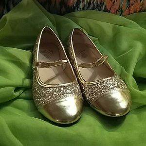 Children place shoes sz 2 new